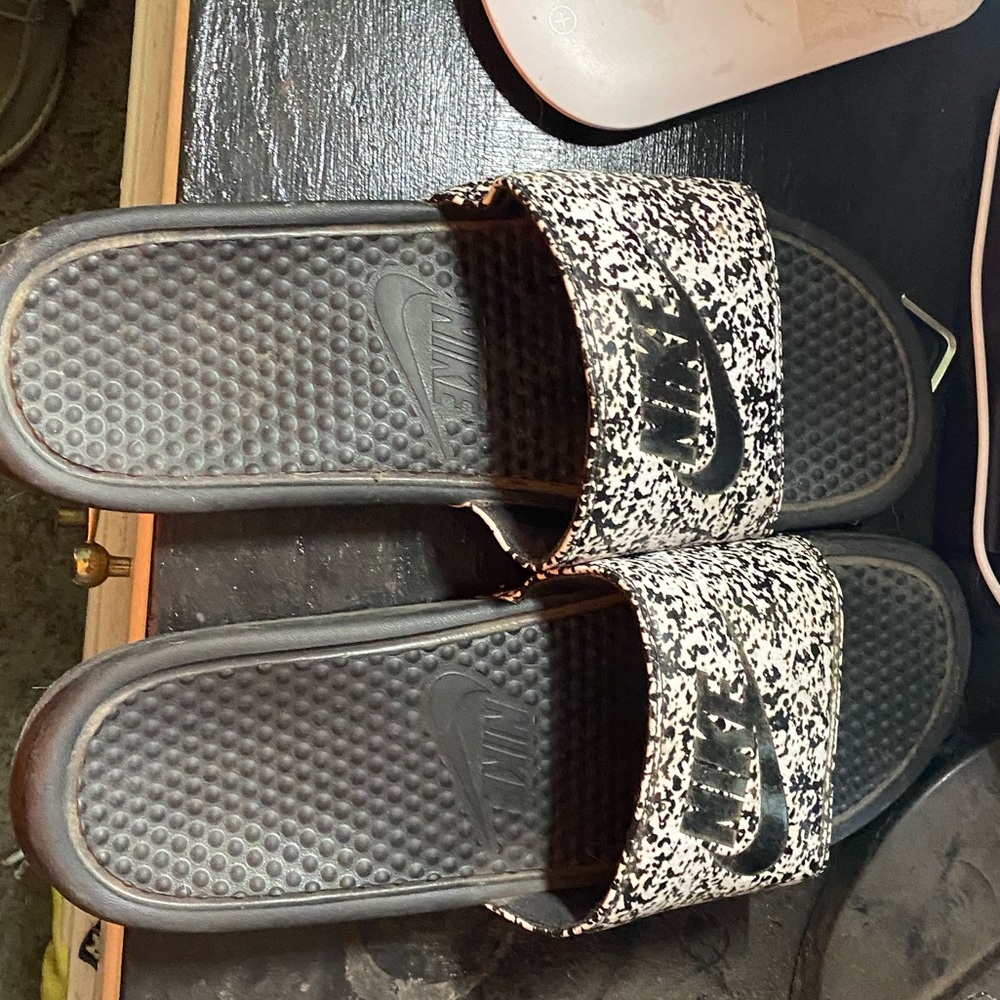 Nike slides